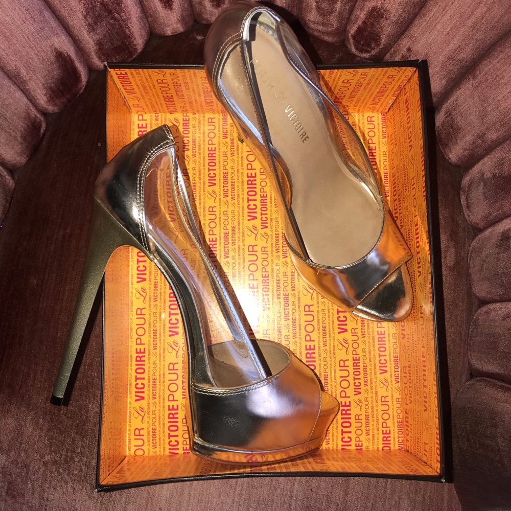 Pour La Victoire’s Tilda Platform Heel